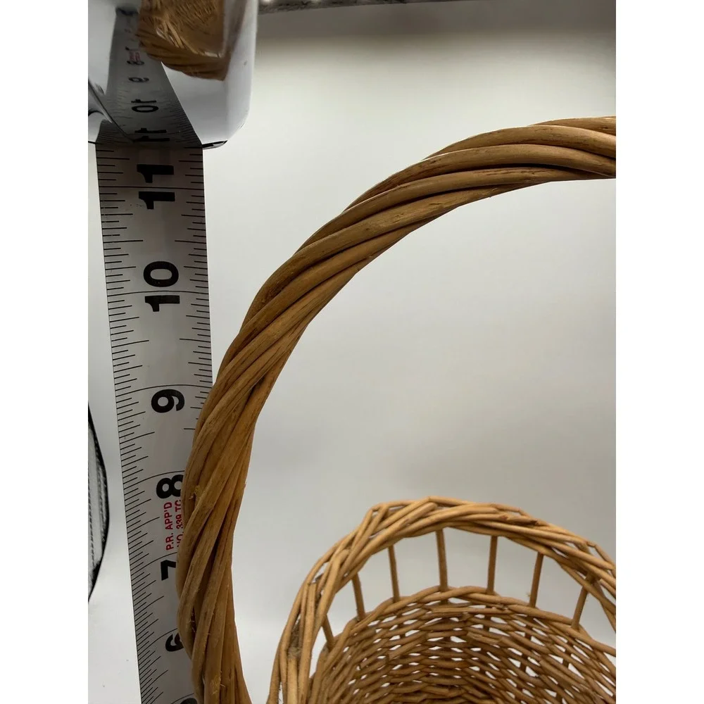 Vintage‎ Rustic Woven Wicker Basket with High Handle Scalloped Rim Tan Willow